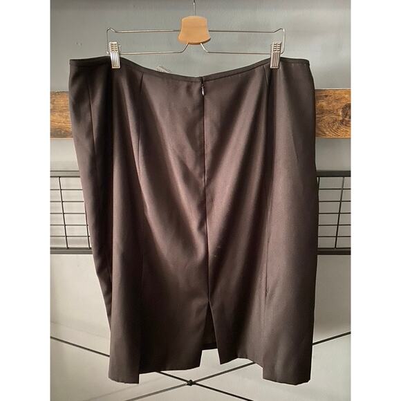 Sag Harbor Plus Pencil Skirt | 20W - Picture 5 of 5